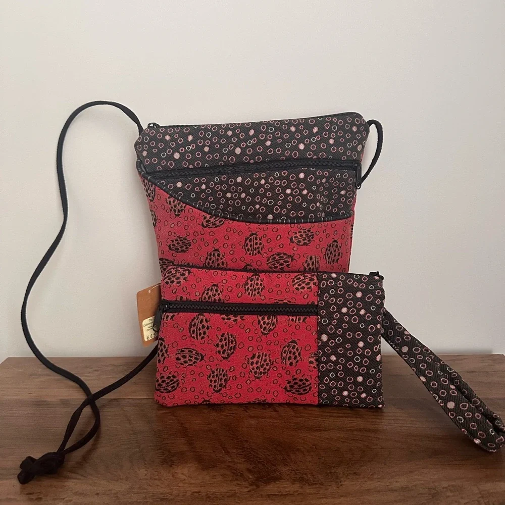 Maruca Red and Black Beetle Wristlet and Crossbody Bag - Picture 2 of 6
